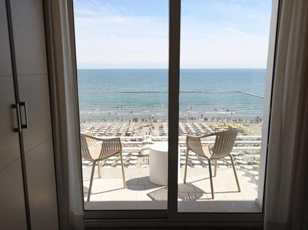hoteldanielsriccione it offerta-meta-luglio-riccione-in-hotel-con-camere-panoramiche-e-ottima-cucina 011