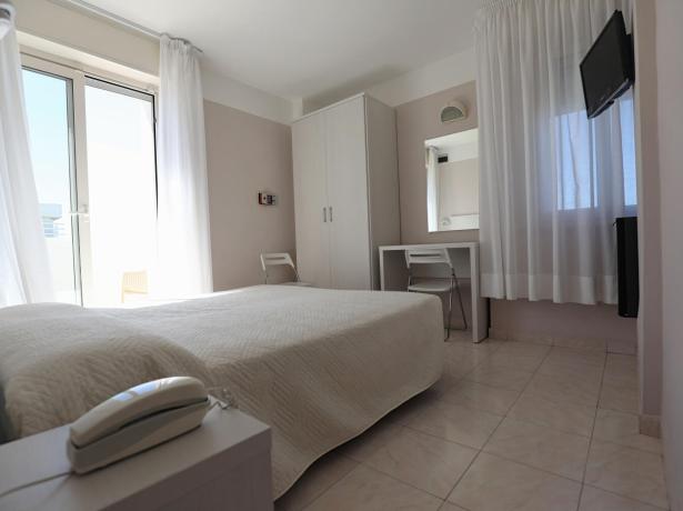 hoteldanielsriccione it offerta-meta-luglio-riccione-in-hotel-con-camere-panoramiche-e-ottima-cucina 015