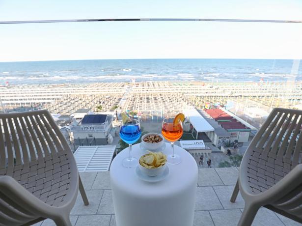 hoteldanielsriccione it offerta-inizio-luglio-riccione-in-hotel-con-vista-panoramica-sul-mare 011