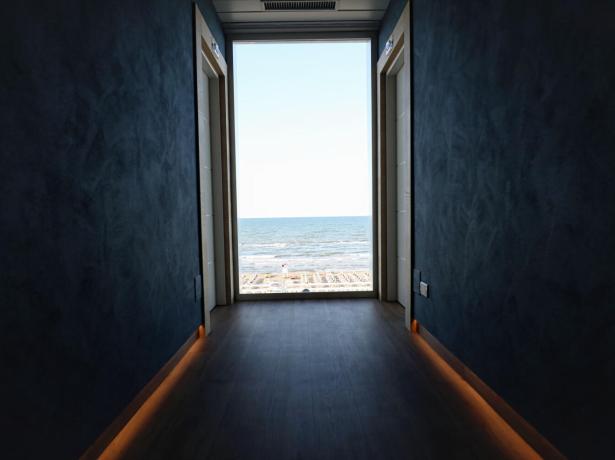 hoteldanielsriccione en offer-early-july-in-hotel-with-panoramic-sea-view-in-riccione 011