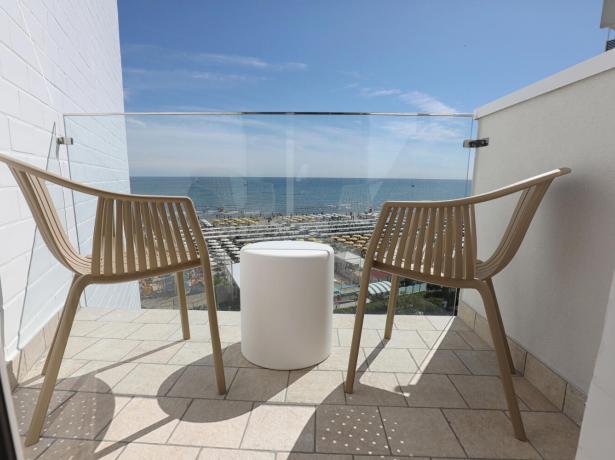hoteldanielsriccione en offer-for-the-end-of-summer-seafront-hotel-riccione 014