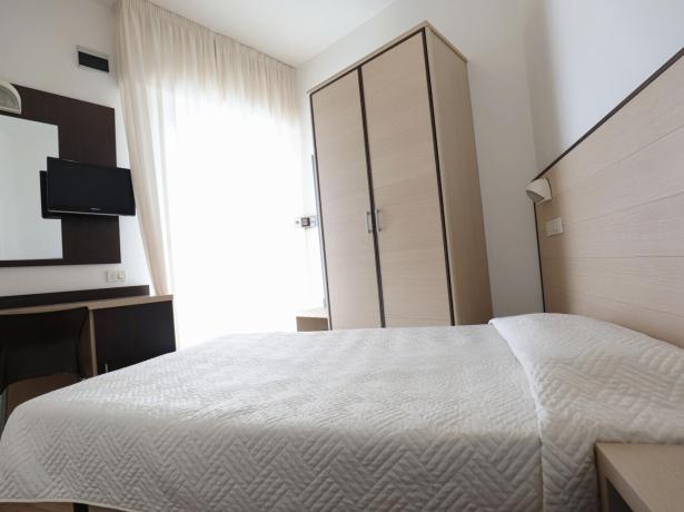 hoteldanielsriccione it offerta-ultima-settimana-luglio-riccione-hotel-3-stelle 014